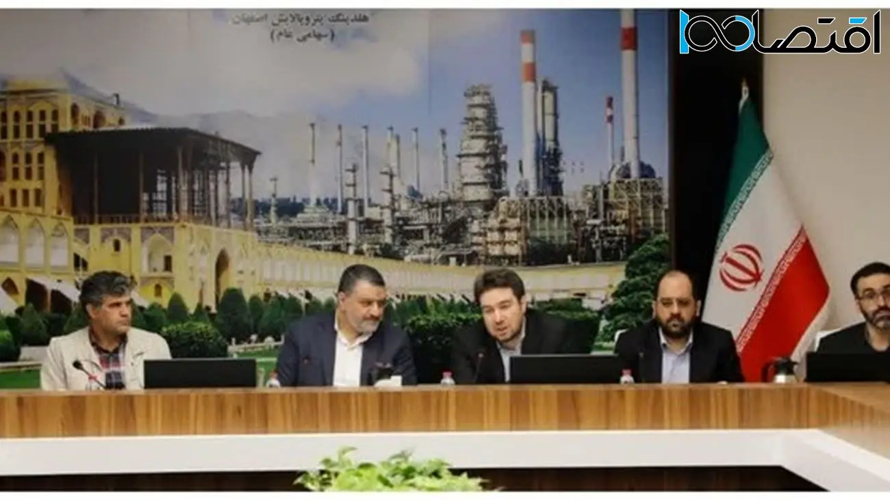طرح های گوگرد زدایی از گازوئیل و مازوت توسط وزارت نفت با سرعت پیگیری شود / تولید گازوییل سبز در پالایشگاه اصفهان خبر مسرت بخشی است