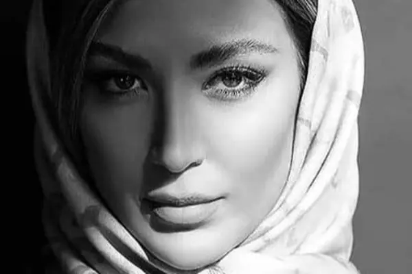 تیپ خاص و شیک با کیف مجلسی مینا مختاری؛ همسر خوش‌سلیقه بهرام رادان + عکس‌