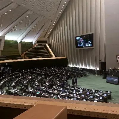 خطر از بیخ گوش پزشکیان گذشت
