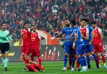 تنور نقل و انتقالات داغ شد/پیشنهاد همزمان پرسپولیس و استقلال به یک مهاجم باتجربه