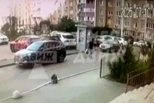 فیلم لحظه ترور سرهنگ اطلاعاتی اوکراین در مرکز کی‌یف  