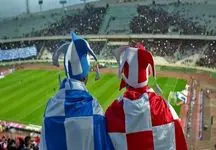 درگیری بین هواداران استقلال و پرسپولیس / نیروی انتظامی وارد عمل شد