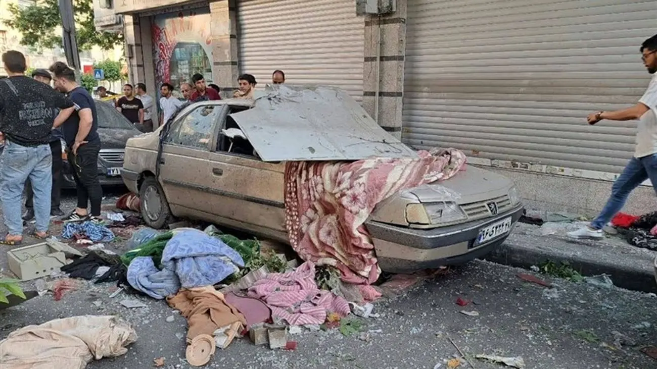 انفجار عجیب در خیابان سهروردی/ پرتاب لباس های مردم وسط خیابان