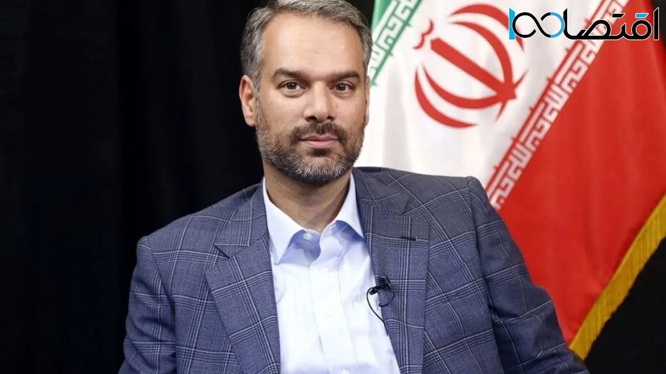 عضو کمیسیون امور داخلی مجلس:باید برای خرید گوشی ایرانی بی‌کیفیت در صف بایستیم