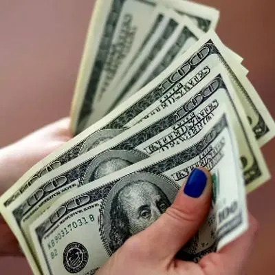 شوک اقتصادی ترامپ؛ دلار در مسیر نزولی تاریخی