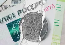 روسها فهمیدند ما نفهمیدیم / دلایل سرنوشت متفاوت روبل و دلار پس از تحریم آمریکا