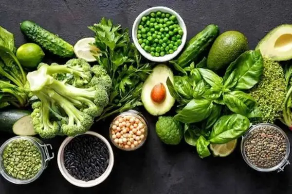 ۵ سبزی فوق‌العاده برای مدیریت کلسترول در سنین بالای ۵۰