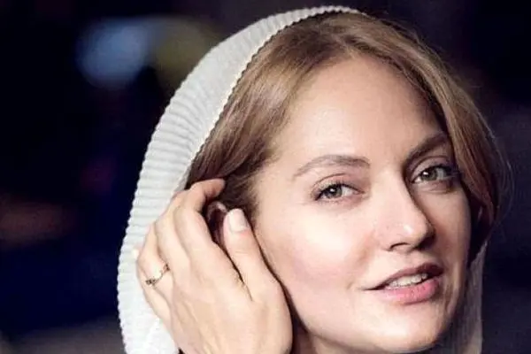  ژست نامتعارف مهناز افشار در آمریکا / بی آبرویی خانم بازیگر در آمریکا !