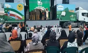 تماشاخانه سیار کانون مهمان کودکان استان مرکزی شد / «رینارد روباهه» برای بچه ها نمایش می دهد!