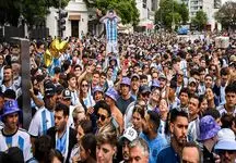 استقبال بی‌نظیر آرژانتینی‌ها از قهرمانان جهان در اولین بازی در خانه +عکس