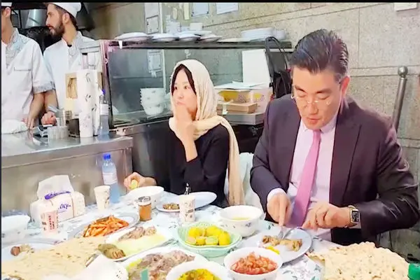 کله پاچه خوری سفیر کره جنوبی و همسرش در تهران