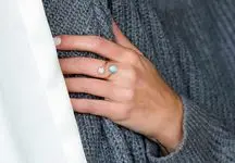 چه جواهراتی برای خانم های با رنگ پوست سرد مناسب است؟