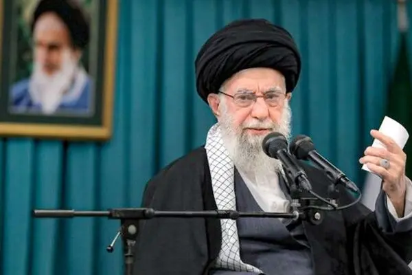 آمریکایی‌ها بدانند ملت ایران تسلیم‌شدنی نیست و هرگونه ورود نظامی آنها بدون تردید با صدمه جبران‌ناپذیر همراه خواهد بود