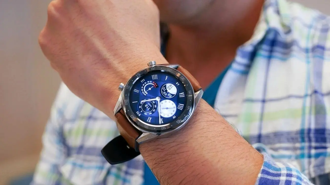 ساعت هوشمند جدید هواوی یک جفت ایرفون بی‌سیم را نیز درون خود جا داده است