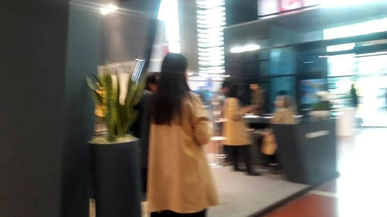 فیلم پربازدید برخورد با زنان بی‌حجاب در  فروشگاه سرشناس فرش !