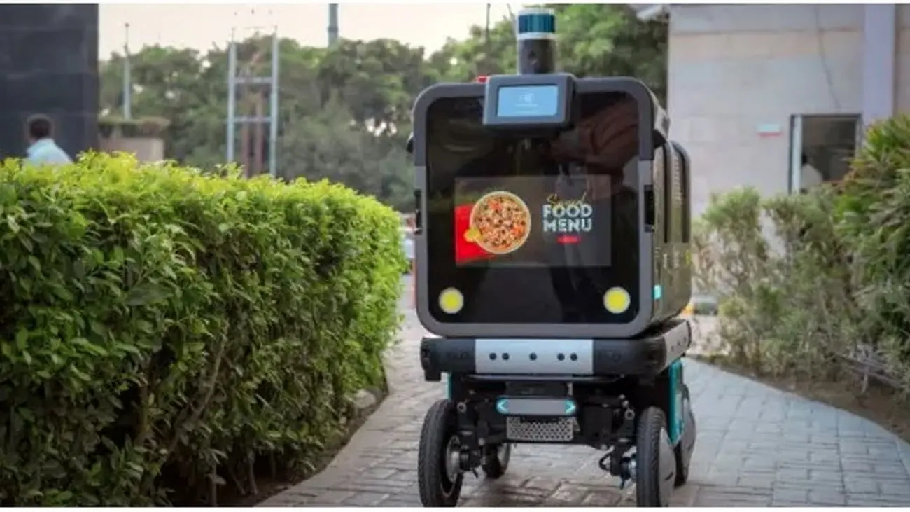 ربات های تحویل غذا به فرودگاه‌ها رسیدند + ویدیو