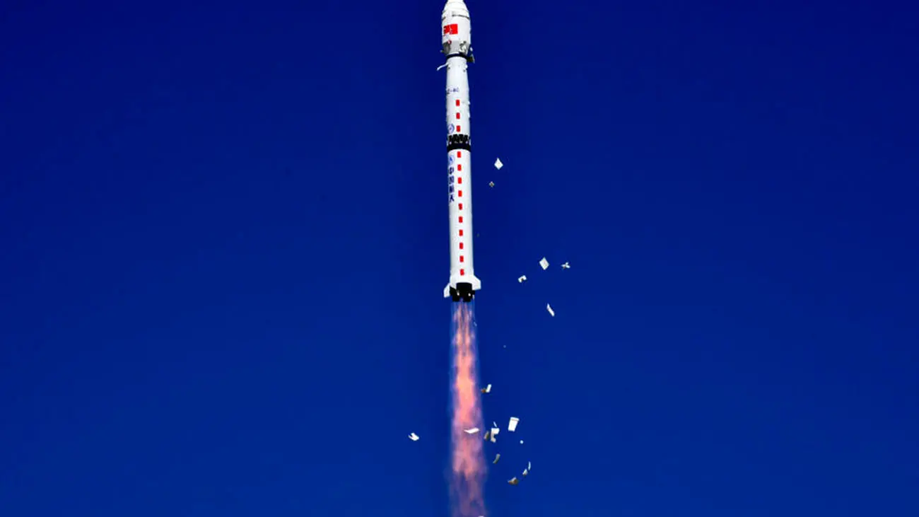 دردسرهای برنامه‌ فضایی چین ادامه دارد؛ سقوط کنترل‌نشده یک راکت دیگر در اقیانوس
