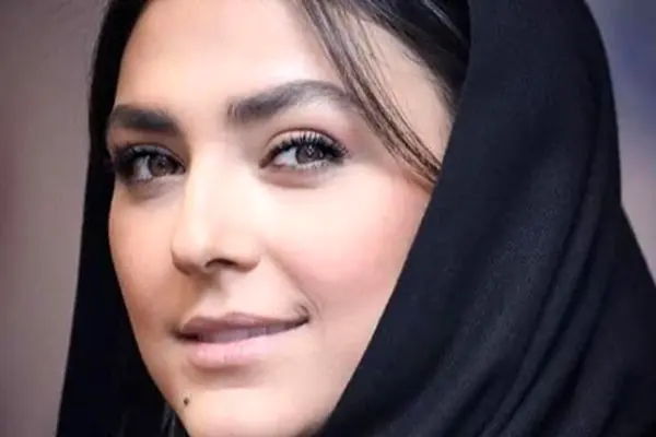 نمای ماشین لوکس هدی زین العابدین به سبک بازیگران هالیوودی + عکس 