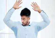 چرا بعضی غذاها باعث بوی بد بدن می‌شوند؟ راه‌حل مشکل چیست؟