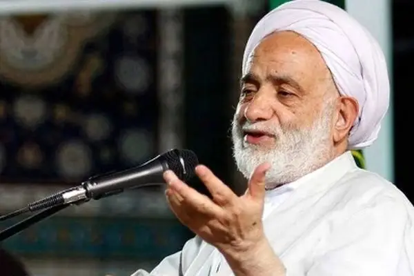 همنشینی حجت الاسلام قرائتی با قائم مقام دفتر رهبر انقلاب در جوار حرم امام خمینی