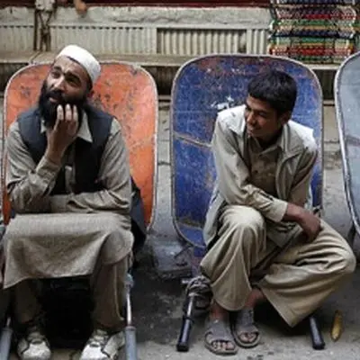 نان کارگر ایرانی سر سفره افغانی ها