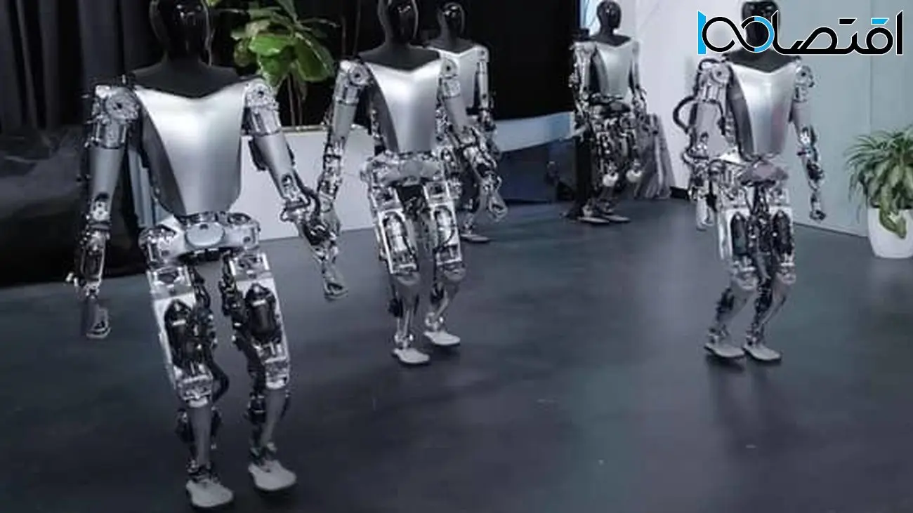 رژه دیدنی ربات های انسان نمای تسلا را تماشا کنید
