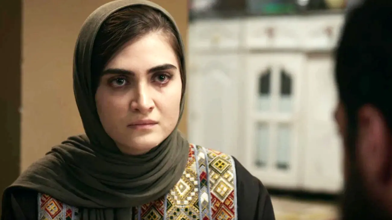 عکس های خیره کننده از زیبایی جادویی بازیگر نقش آیسان در سریال سقوط + بیوگرافی الناز ملک 