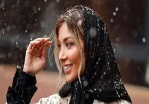 دیزاین میز تولد شیک و سلطنتی مینا مختاری با گل های صد تومانی + عکس