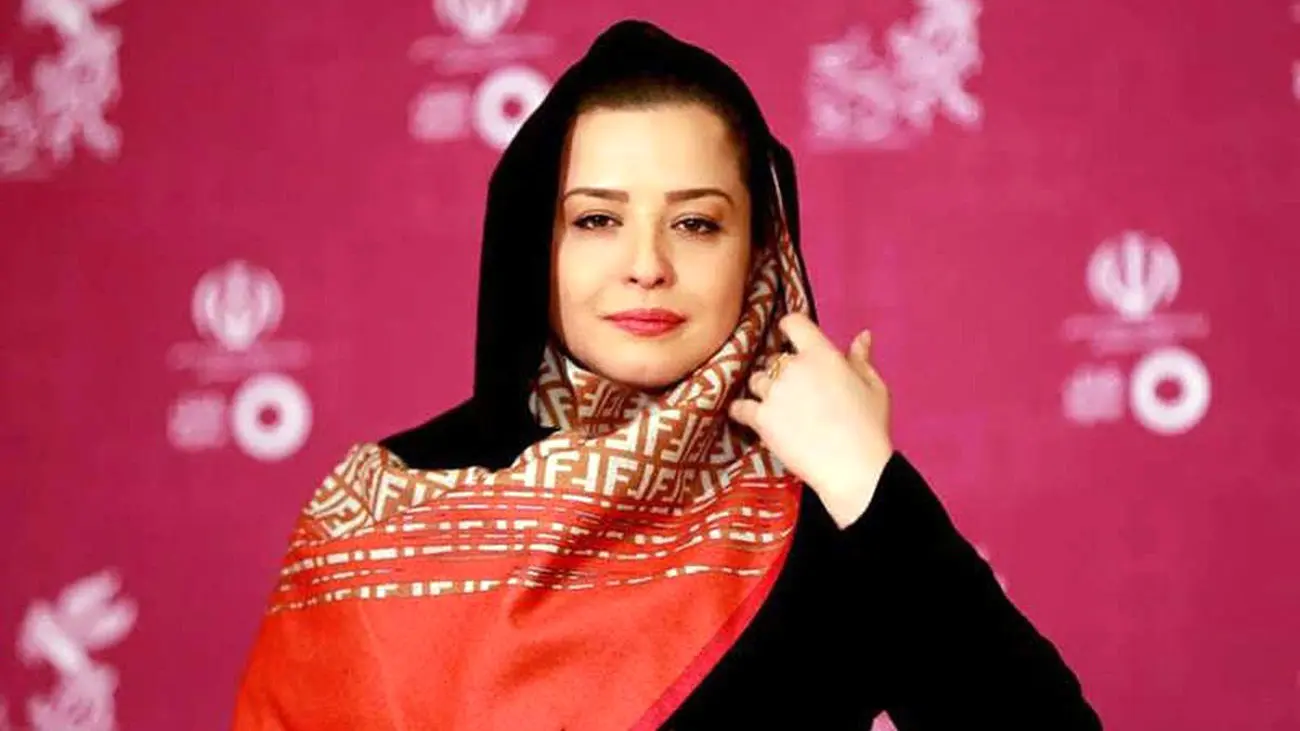 عکس شوکه کننده از چهره بدون آرایش مهراوه شریفی نیا / زشت پوشی خانم بازیگر در ملاعام !