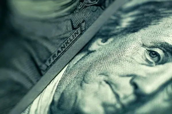 بازار دلار در شوک /  انفجار یا سقوط آزاد؟