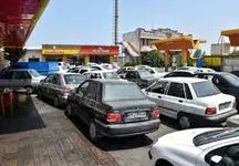 صف طولانی عجیب پمپ بنزین در یکی از خیابان های تهران + عکس