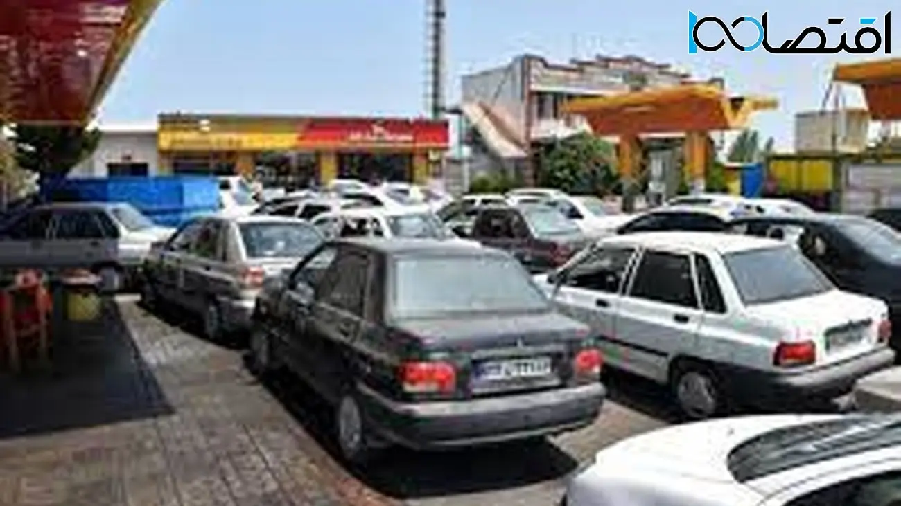 صف طولانی عجیب پمپ بنزین در یکی از خیابان های تهران + عکس