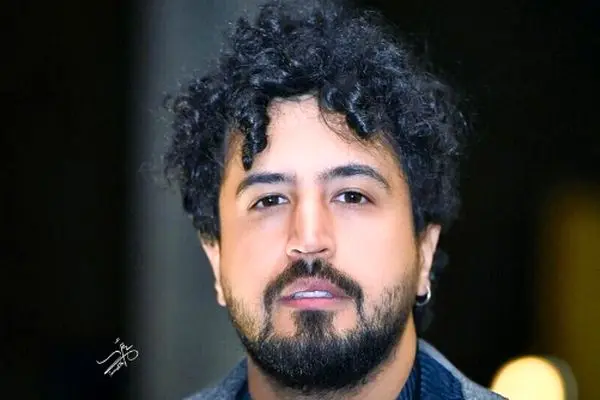 دلبری جذاب فرزاد سریال جان سخت با کت و شلوار دامادی ! + عکس دخترکش