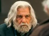 این بازیگر پیر کدام سوپر استار معروف ایرانی است ؟! / عمرا بشناسید !
