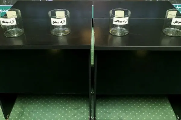 دفاع پر آب و تاب نماینده مجلس از استیضاح جنجالی وزرا!