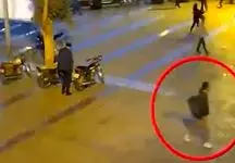 فیلم شجاعت یکی از زائران در حادثه شاه چراغ 