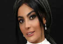 این زن خیلی زیبا خانم بازیگر معروف سینما است + عکس