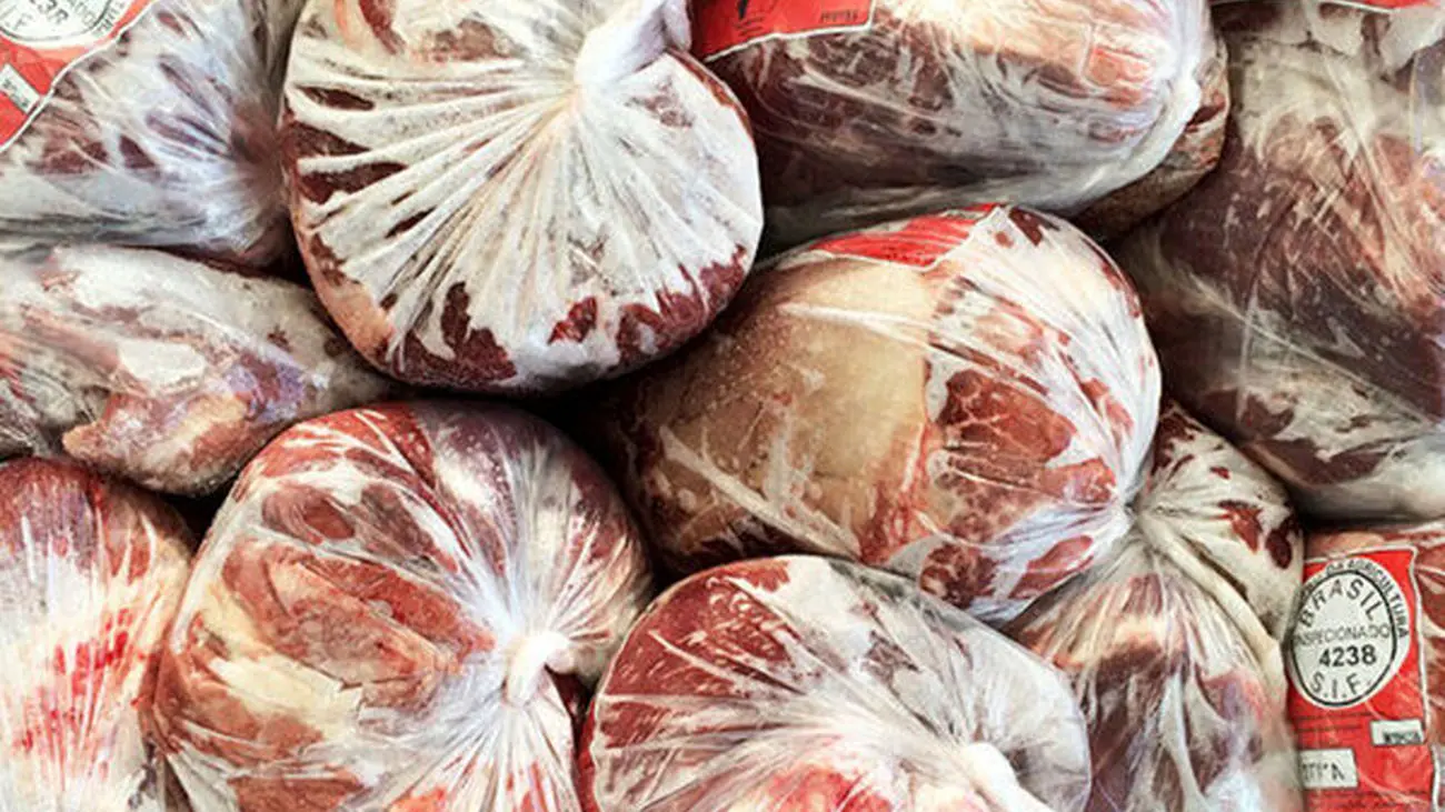 آغاز توزیع گوشت منجمد در بازار میوه و تره بار / کیلویی چند ؟!