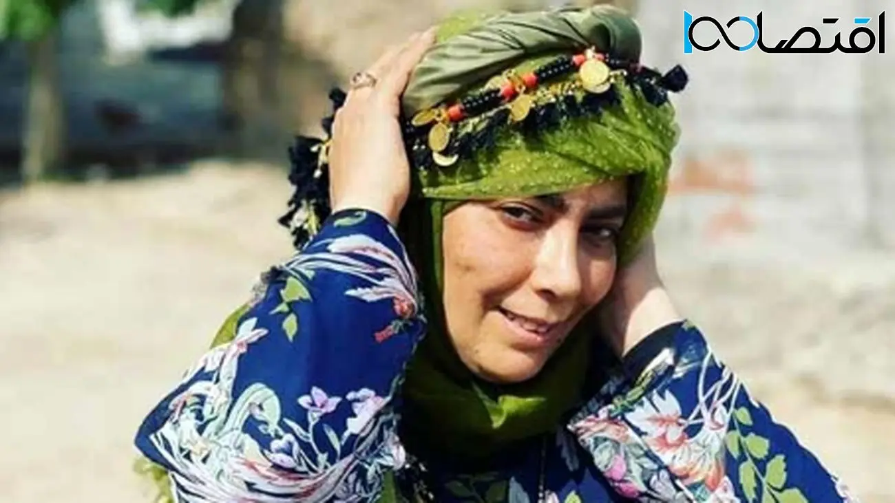 مانتوی کتان ابتسام بغلانی؛ استایلی که نمیتوانید از آن چشم بردارید!