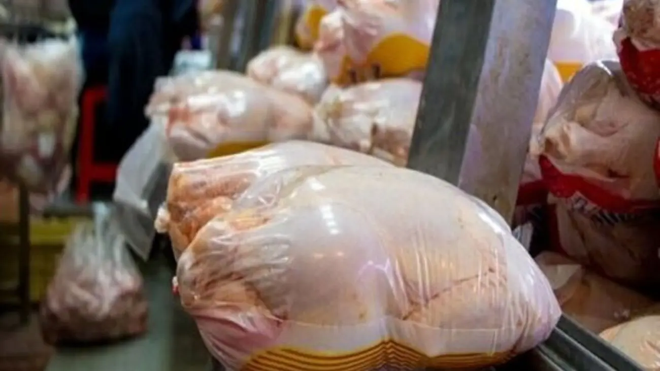   مرغ کیلویی 80 هزارتومان به سفره مردم می رسد؟ / تب داغ قیمت در بازار مرغ 