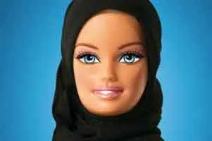حمله به آوازخوانی یک باربی زنده با حجاب کامل / با خاک یکسانش کردند ! + فیلم
