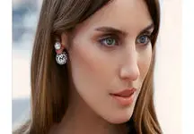گوشواره با گوی های دوتایی برای داشتن ظاهری کلاسیک 