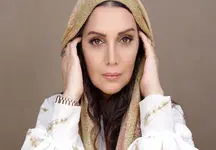 عکس خیلی تلخ از الهام پاوه نژاد در بهشت زهرا / سر و وضع خانم بازیگر زیر تابوت مادرش !