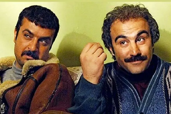 لحظات احساسی نقی معمولی و پدرش در میز عزای ساده بدون تجملات+ عکس