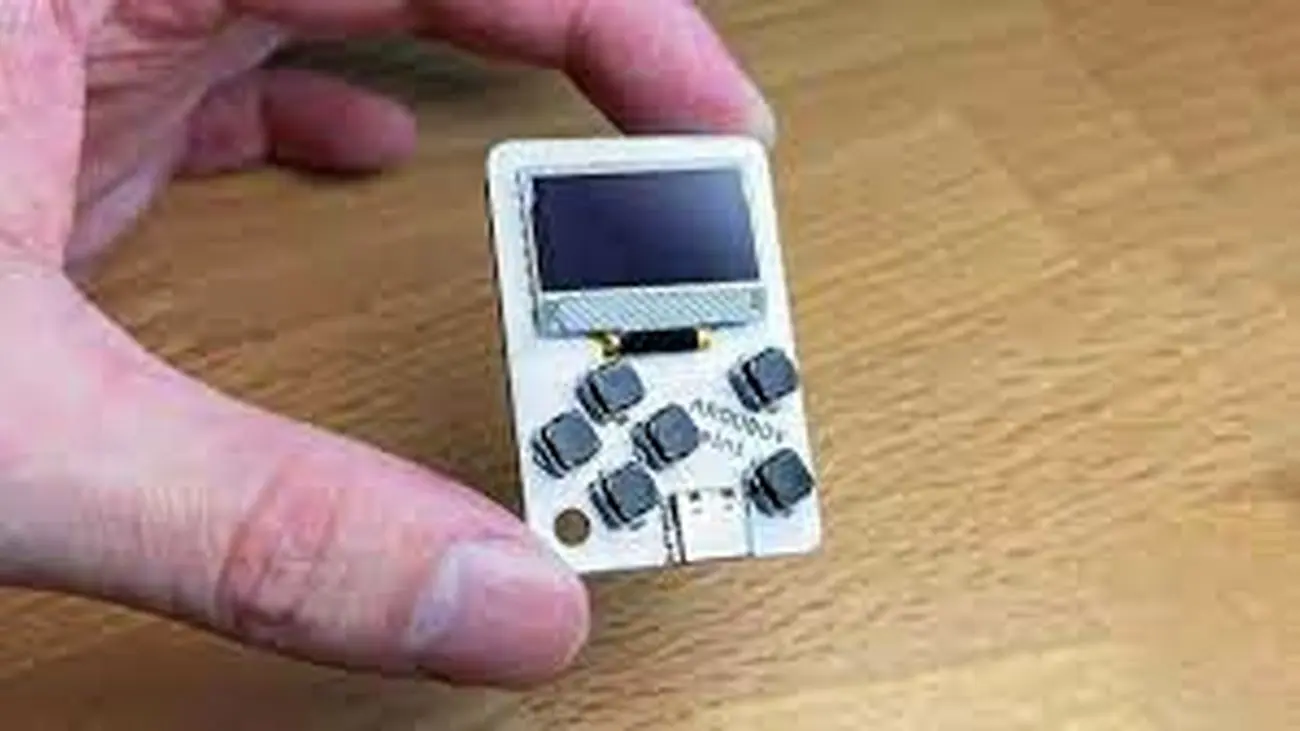 Arduboy Mini جدیدترین کنسول دستی با اندازه کارت اعتباری