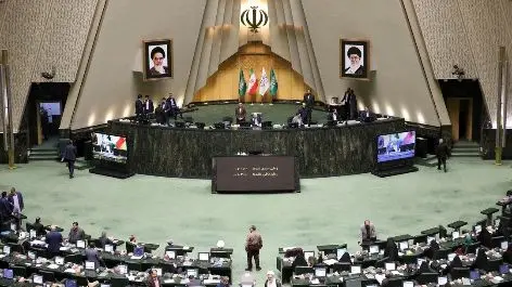 ادعای جنجالی میرسلیم: رشوه‌هایی که نمایندگان را به موافقت یا مخالفت سوق می‌دهند!