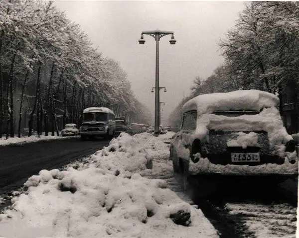 تصاویر زیبا و دیدنی از تهران قدیم در روز‌های برفی 