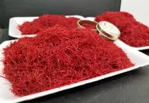 زعفران کیلویی 200 میلیون تومان/ طلای سرخ در 10 سال گذشته چقدر گران شد؟ + جدول