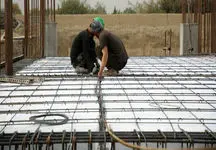 جامعه کارگری در حال غرق شدن است / بار مالی وام‌ های سنگین بر دوش کارگران !
