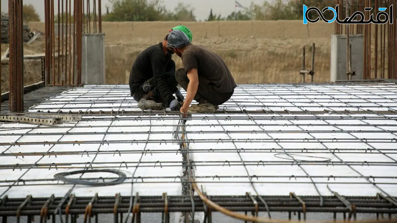 جامعه کارگری در حال غرق شدن است / بار مالی وام‌ های سنگین بر دوش کارگران !
